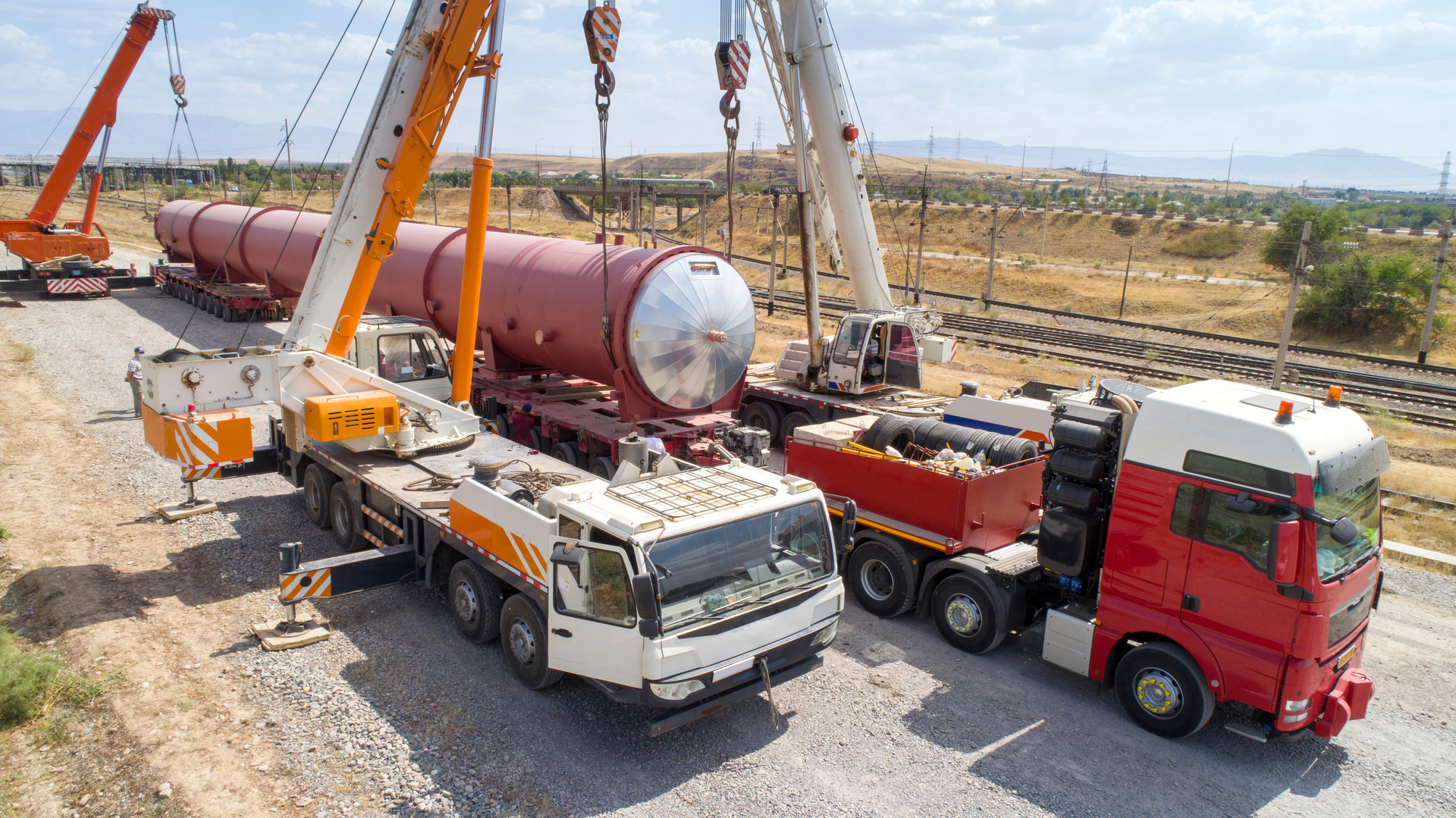 Verladung von großen Pipeline Elementen für einen Schwertransport